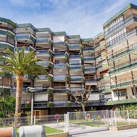 Anne Apartment Салоу Екстериор снимка