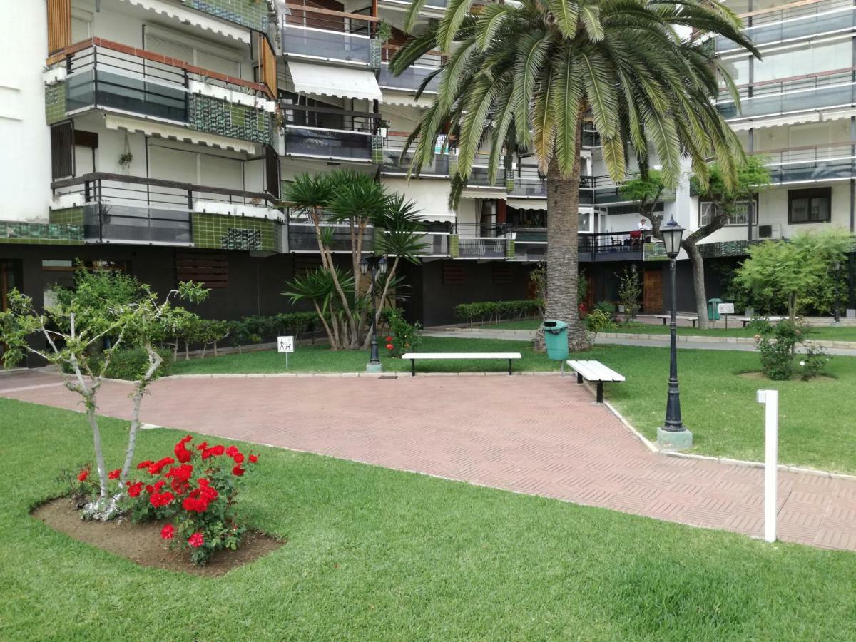 Anne Apartment Салоу Екстериор снимка