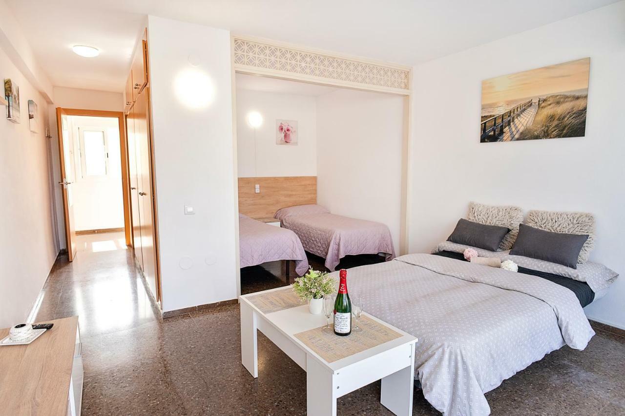 Anne Apartment Салоу Екстериор снимка