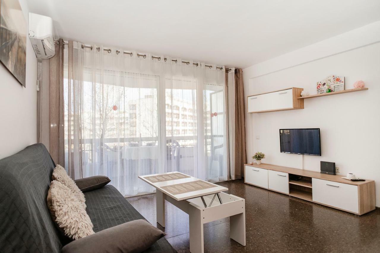 Anne Apartment Салоу Екстериор снимка